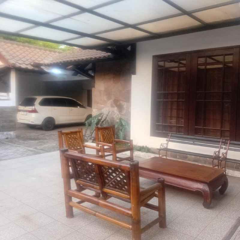dijual rumah jemursari