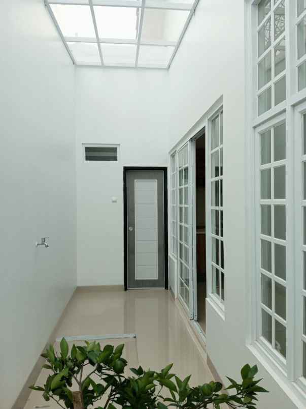 dijual rumah jl alternatif bukit indah