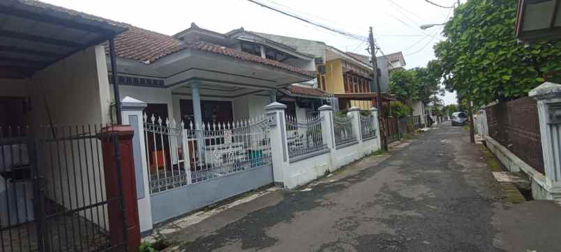 dijual rumah jl batu indah buahbatu
