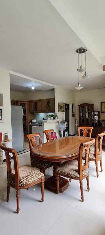 dijual rumah jl bawean malang