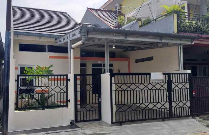 dijual rumah jl bukit cimanggu city
