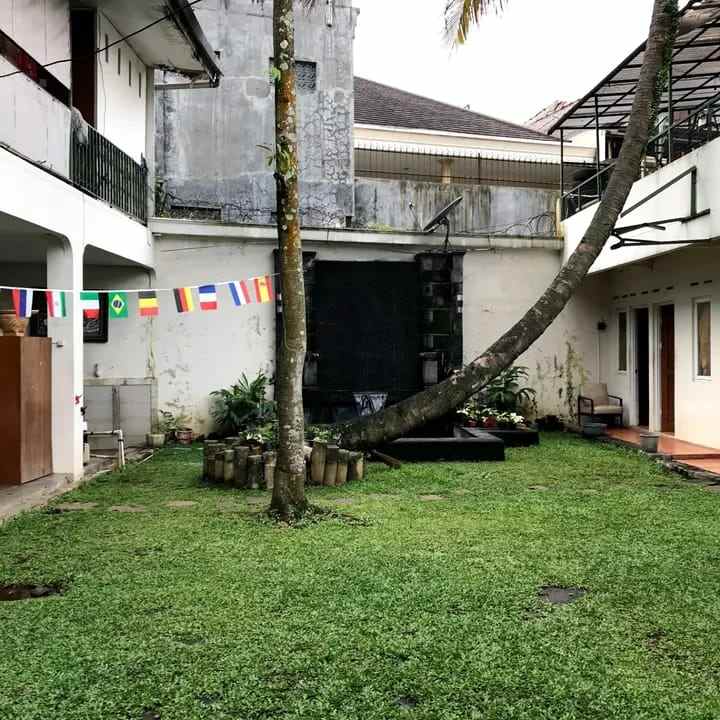 dijual rumah jl cisangkuy