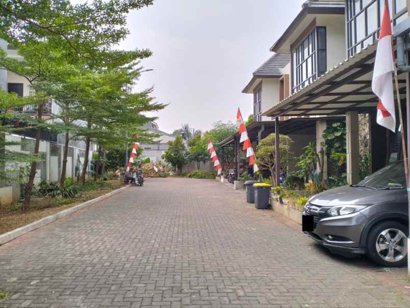 dijual rumah jl dr ratna