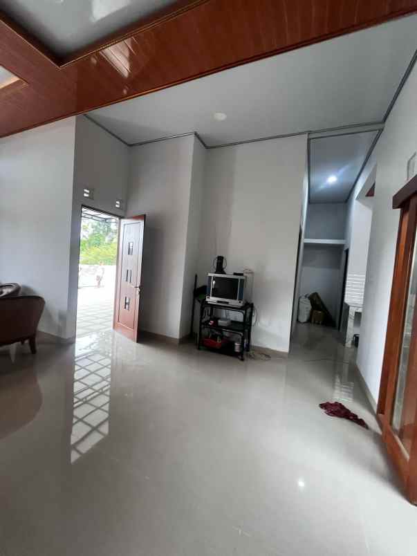 dijual rumah jl godean km 7