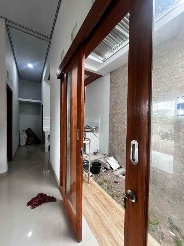 dijual rumah jl godean km 7