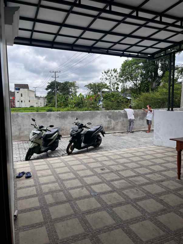 dijual rumah jl godean km 7