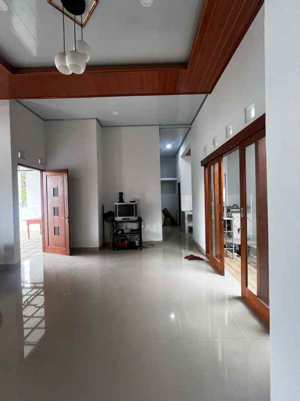 dijual rumah jl godean km 7