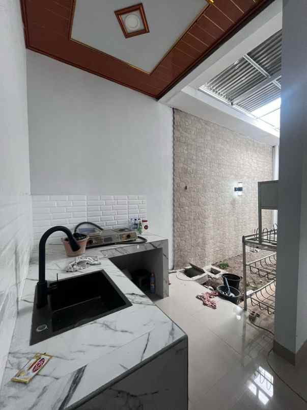 dijual rumah jl godean km 7