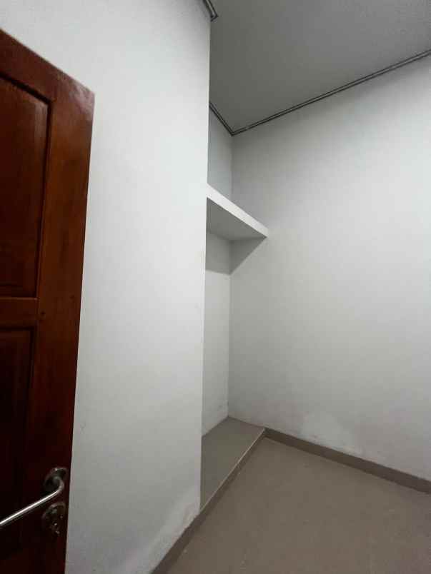 dijual rumah jl godean km 7