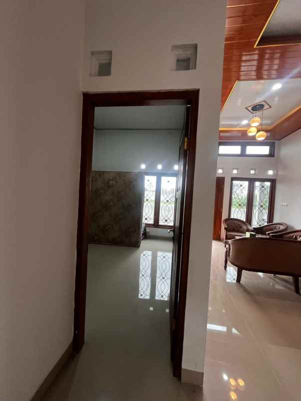 dijual rumah jl godean km 7