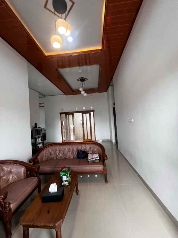 dijual rumah jl godean km 7