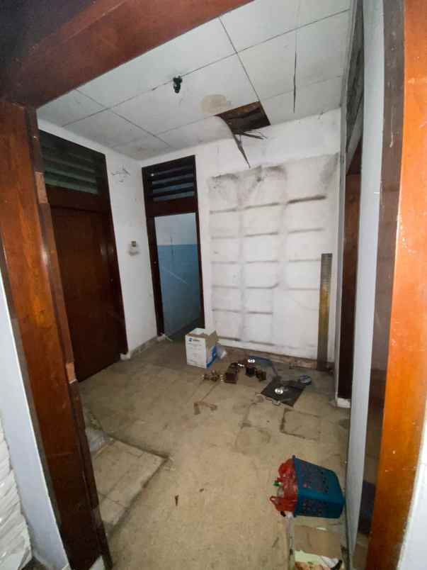 dijual rumah jl jatiwaringin raya