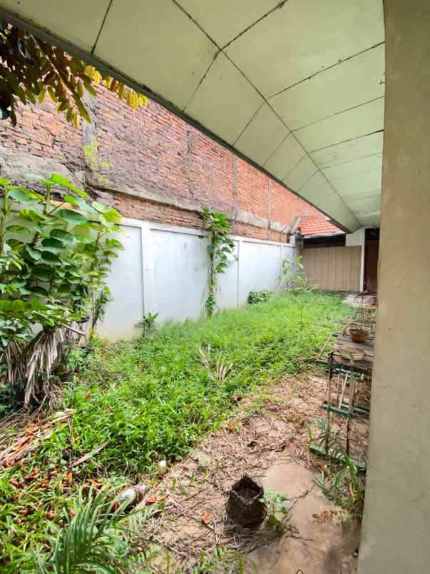 dijual rumah jl jatiwaringin raya