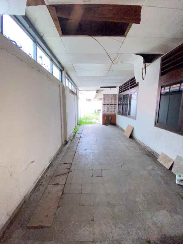 dijual rumah jl jatiwaringin raya