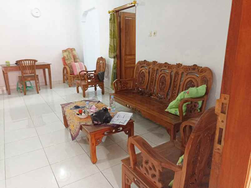 dijual rumah jl joho rt 02 10 gang