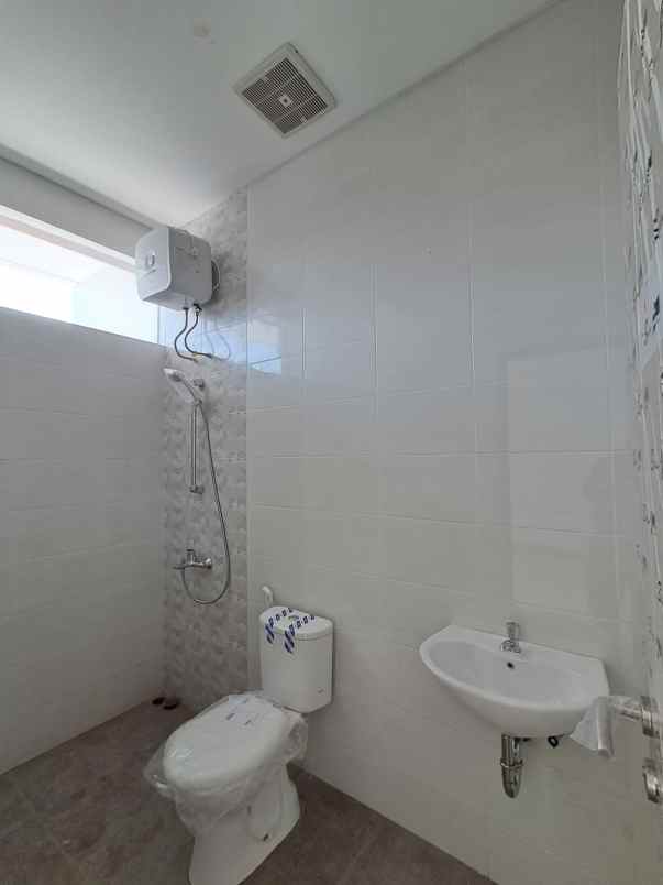 dijual rumah jl jupiter komplek