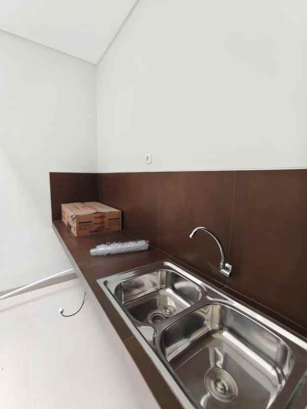 dijual rumah jl jupiter komplek