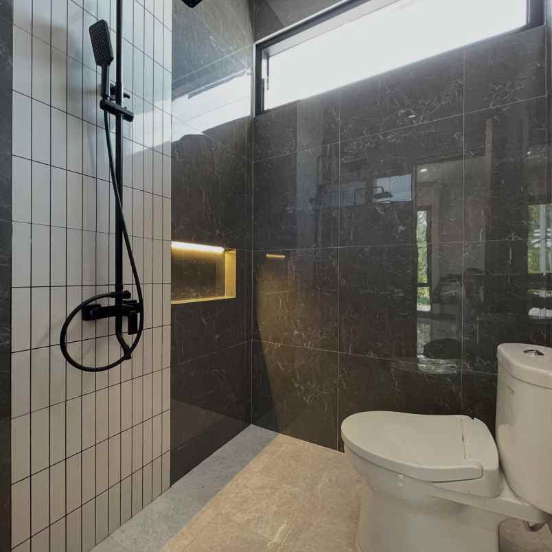 dijual rumah jl kaliurang km 12 5