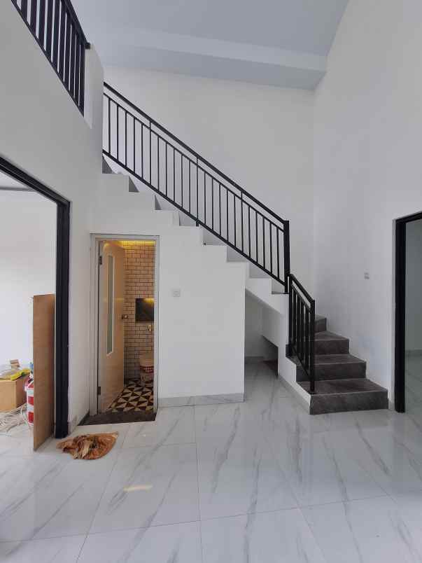 dijual rumah jl lele