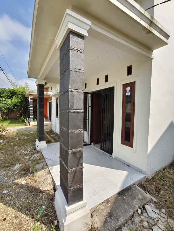 dijual rumah jl muhajirin