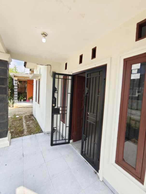 dijual rumah jl muhajirin