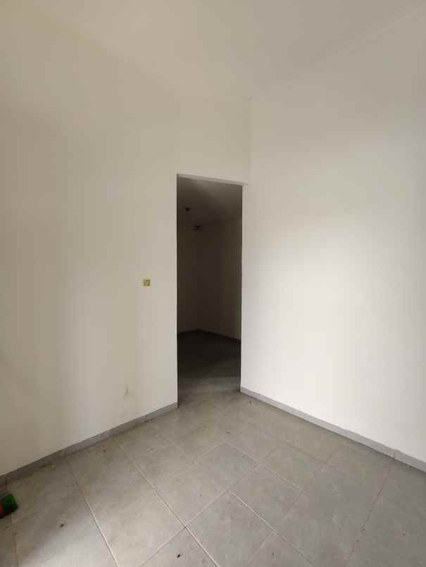 dijual rumah jl muhajirin