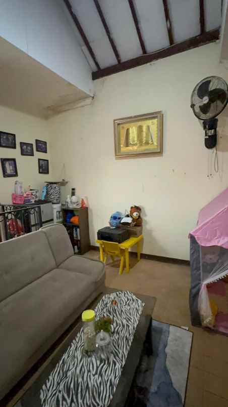 dijual rumah jl perum setu indah