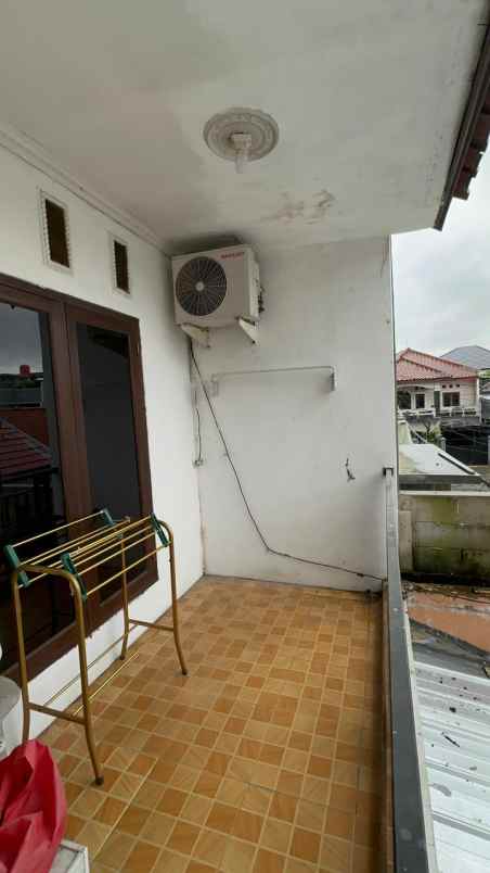 dijual rumah jl perum setu indah