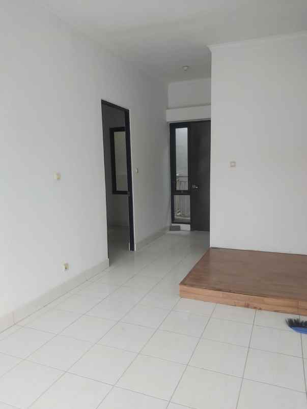 dijual rumah jl raya grand duta tangerang