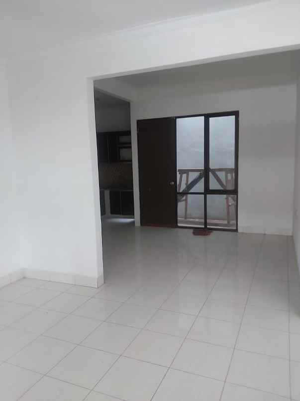 dijual rumah jl raya grand duta tangerang