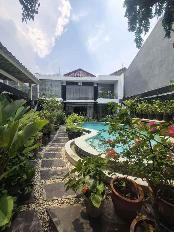 dijual rumah jl raya komplek duren
