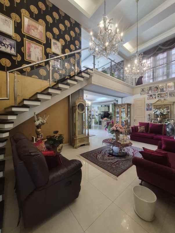 dijual rumah jl raya komplek duren