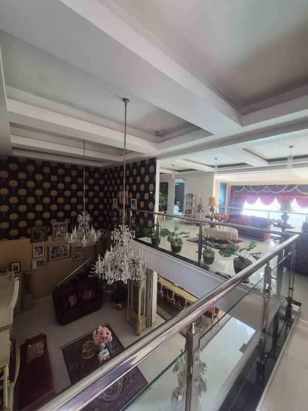 dijual rumah jl raya komplek duren
