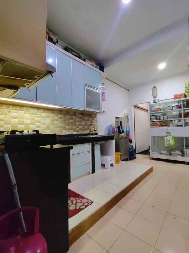 dijual rumah jl raya komplek pondok