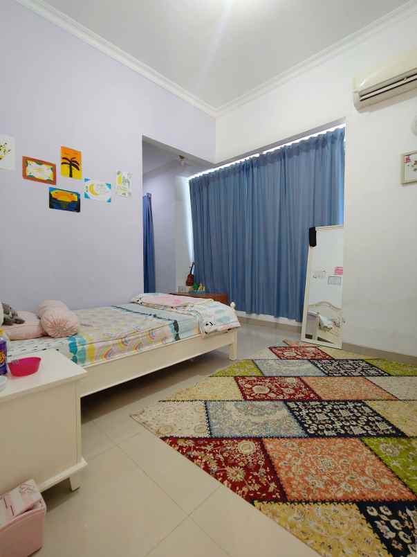 dijual rumah jl raya komplek pondok