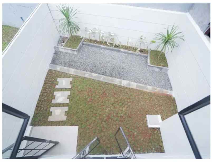 dijual rumah jl raya ujung aspal