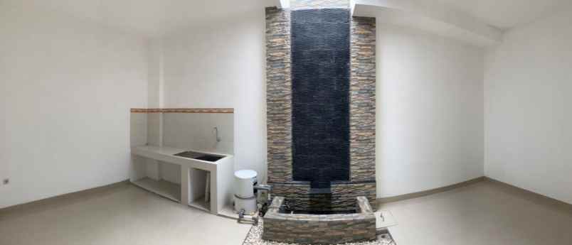 dijual rumah jl raya ujung aspal