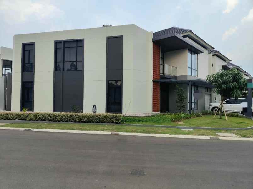 dijual rumah jl summarecon bandung