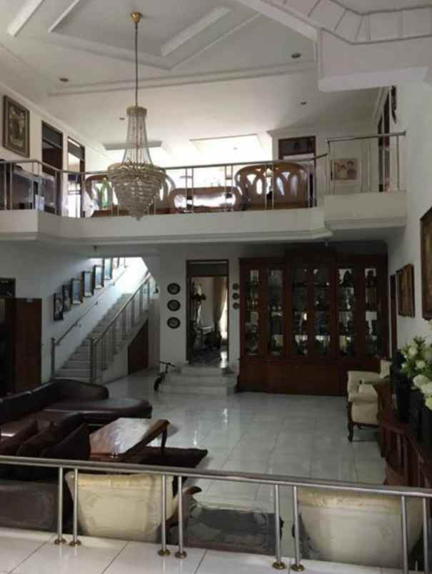 dijual rumah jl suryadarma suryalaya