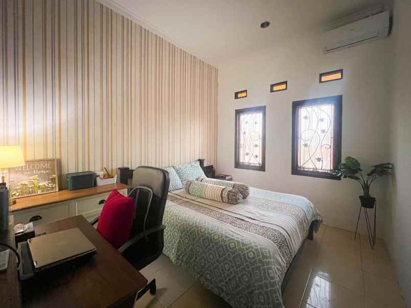 dijual rumah jl tanjung barat