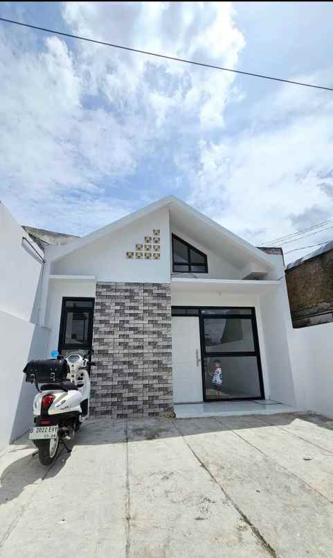 dijual rumah jl tanjung sari