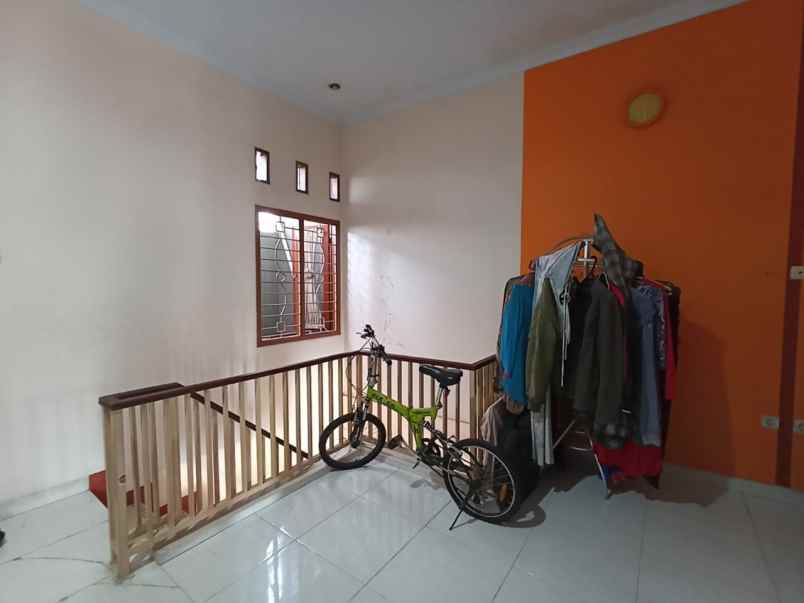 dijual rumah jln raya gdc depok