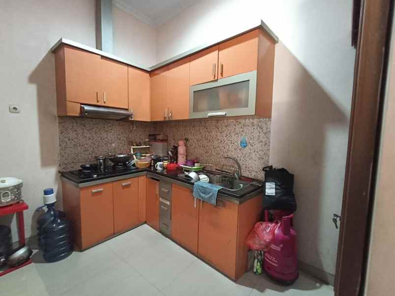dijual rumah jln raya gdc depok