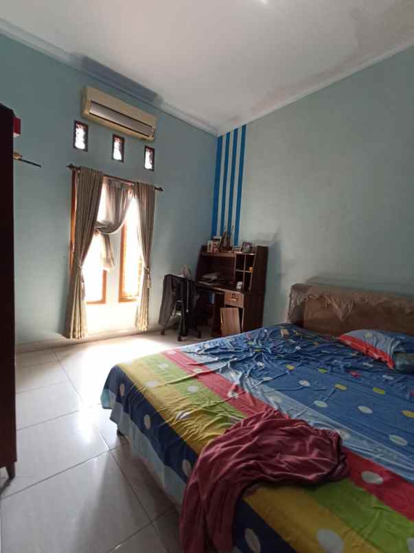 dijual rumah jln raya gdc depok
