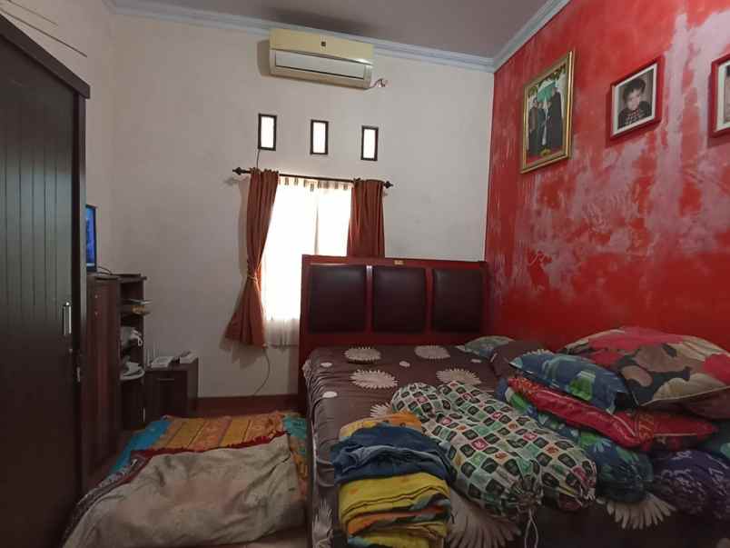 dijual rumah jln raya gdc depok