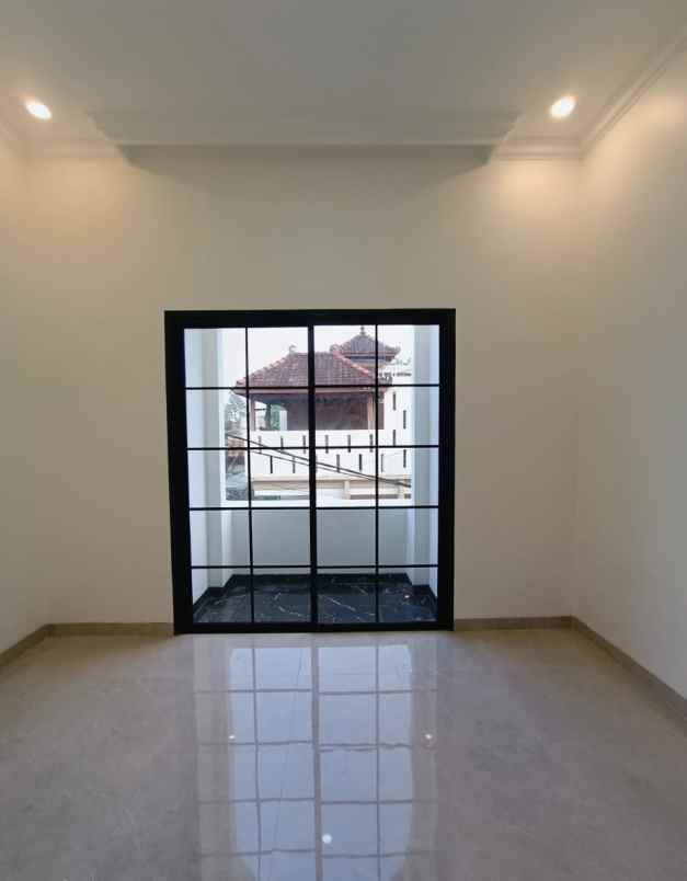dijual rumah joglo jakarta barat