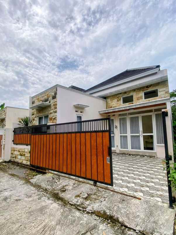 dijual rumah kaliurang km 12 5