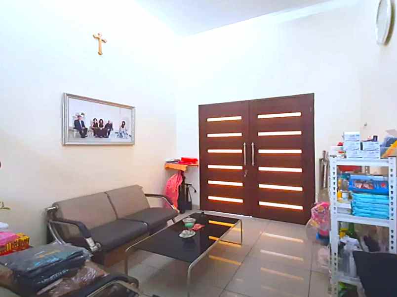 dijual rumah katamaran indah pantai