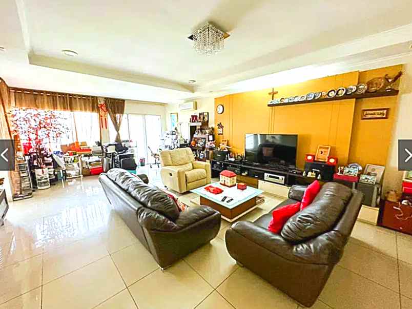 dijual rumah katamaran indah pantai