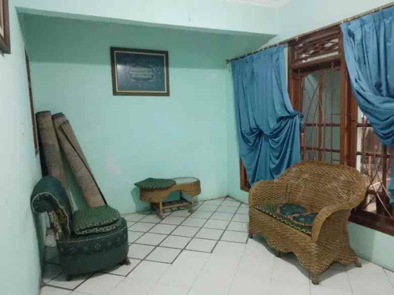 dijual rumah kawasan kreo selatan